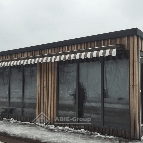 Фотографии выполненных работ компании «ABIE-GROUP» полукассетной маркизы Classic box. г.Москва