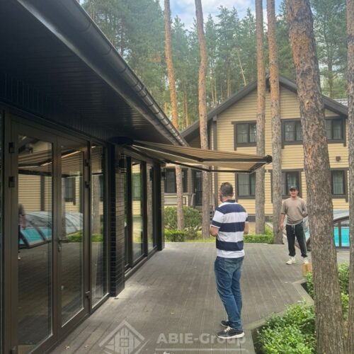 Фотографии выполненных работ компании «ABIE-GROUP» кассетной маркизы Cassette на террасу частного дома. г.Щёлково, Московская область